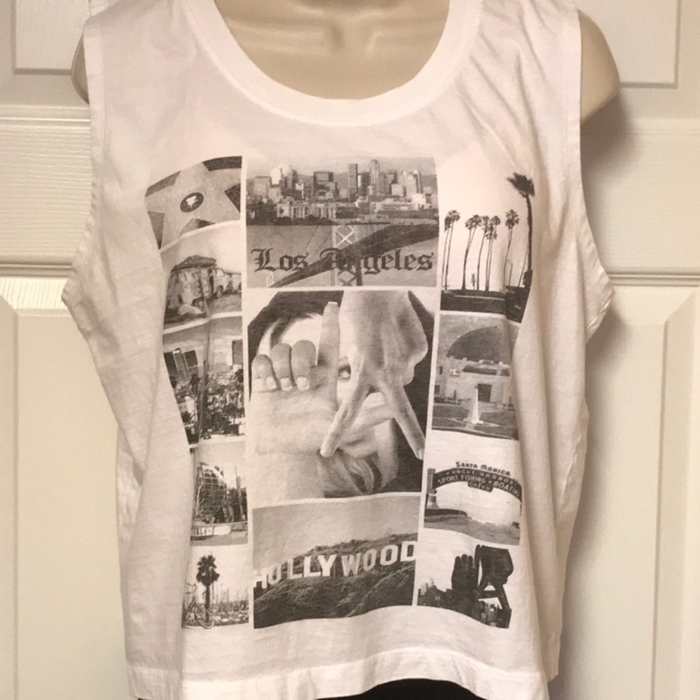 ON FIRE GRAPHIC SLEEVELESS TEE